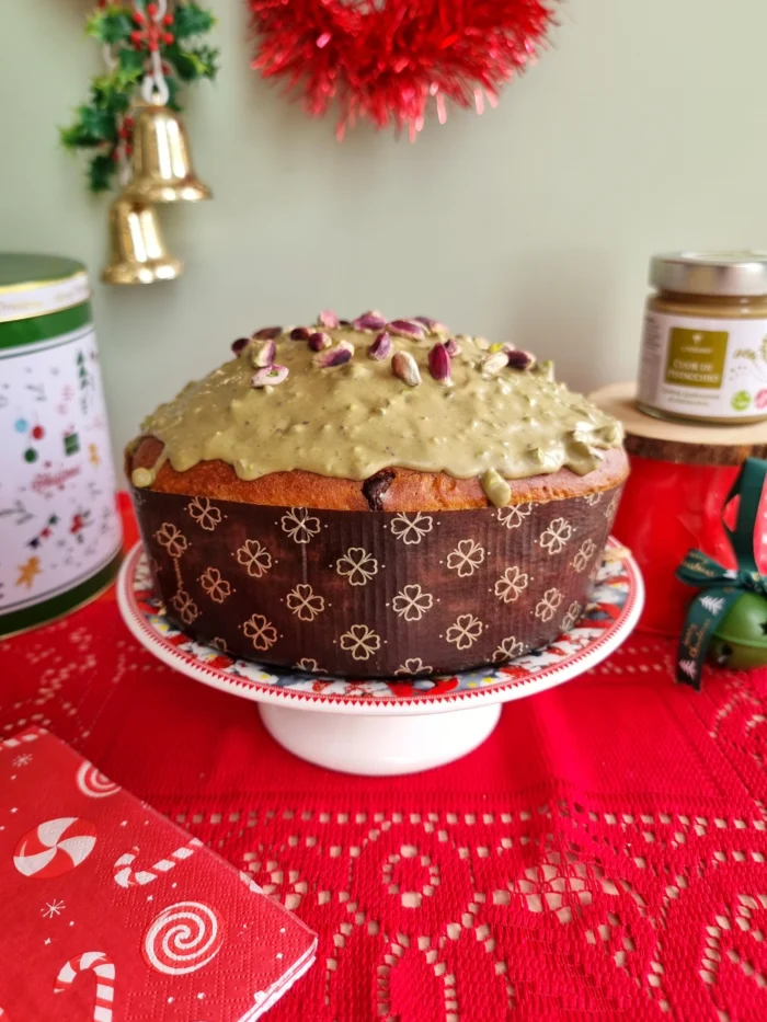 panettone senza glutine al pistacchio di Bronte con crema spalmabile al pistacchio