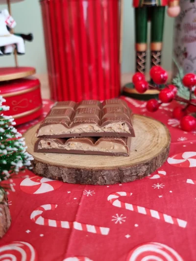 tavolette di cioccolato al latte ripiene di cremino alle nocciole delle langhe