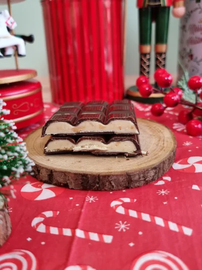 tavoletta di cioccolato fondente ripiena di cremino alle arachidi salate