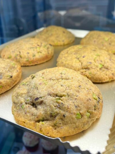 new york cookie senza glutine e vegano al pistacchio ripieno di crema al pistacchio bio