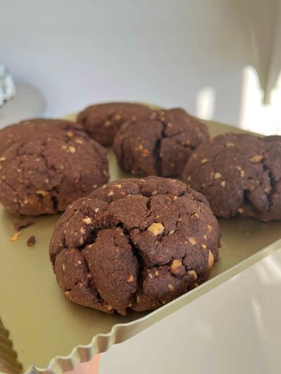 cookie senza glutine alla nocciola ripieno di crema gianduia